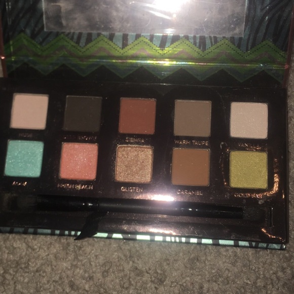 makeup - Picture 3 of 4